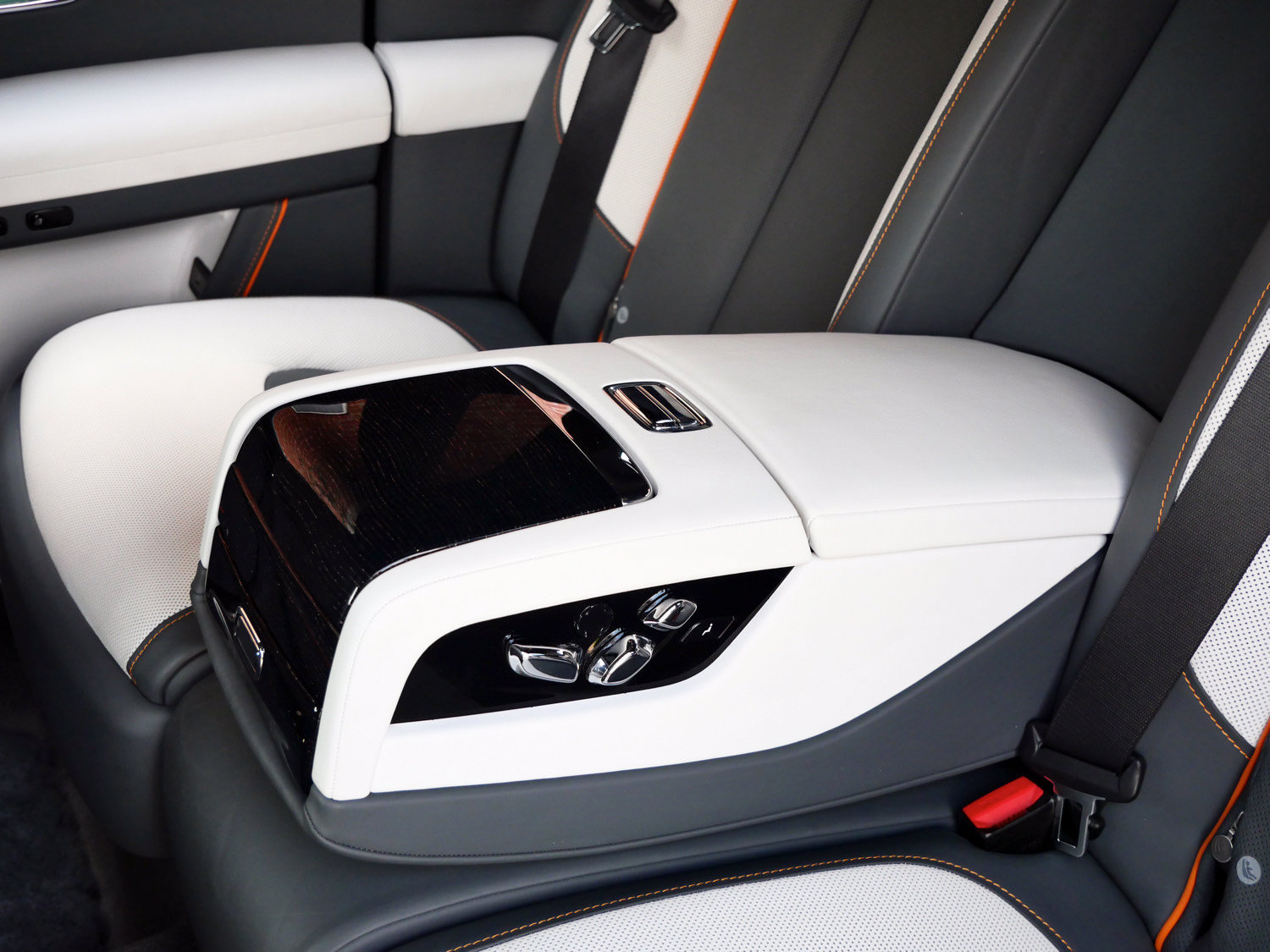 Certified 2021 Rolls-Royce Ghost AWD/4WD image 32