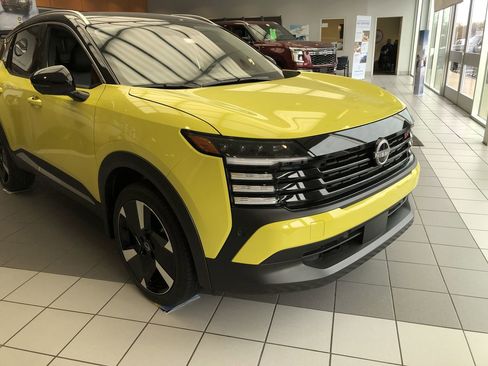 New 2026 Nissan Kicks SR w/ Cold Weather Package image 7