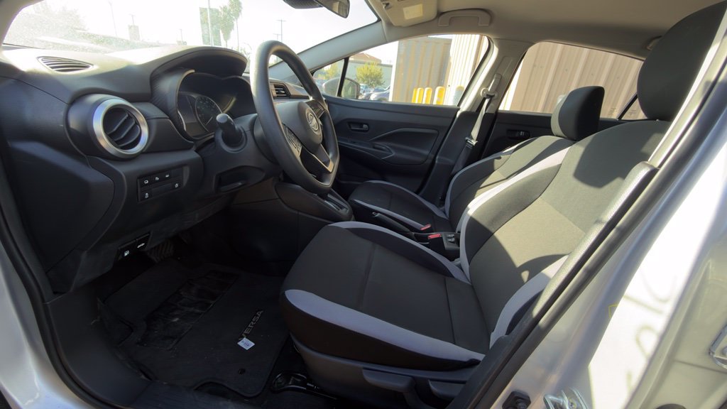 Used 2025 Nissan Versa S w/ Trunk Package FWD image 3