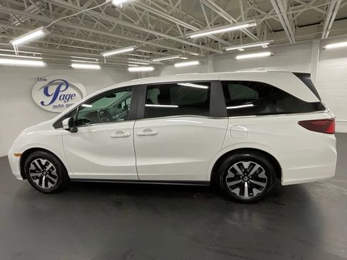 Certified 2026 Honda Odyssey EX-L image 2