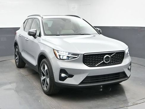 New 2026 Volvo XC40 B5 Plus w/ Protection Package Premier AWD/4WD image 2