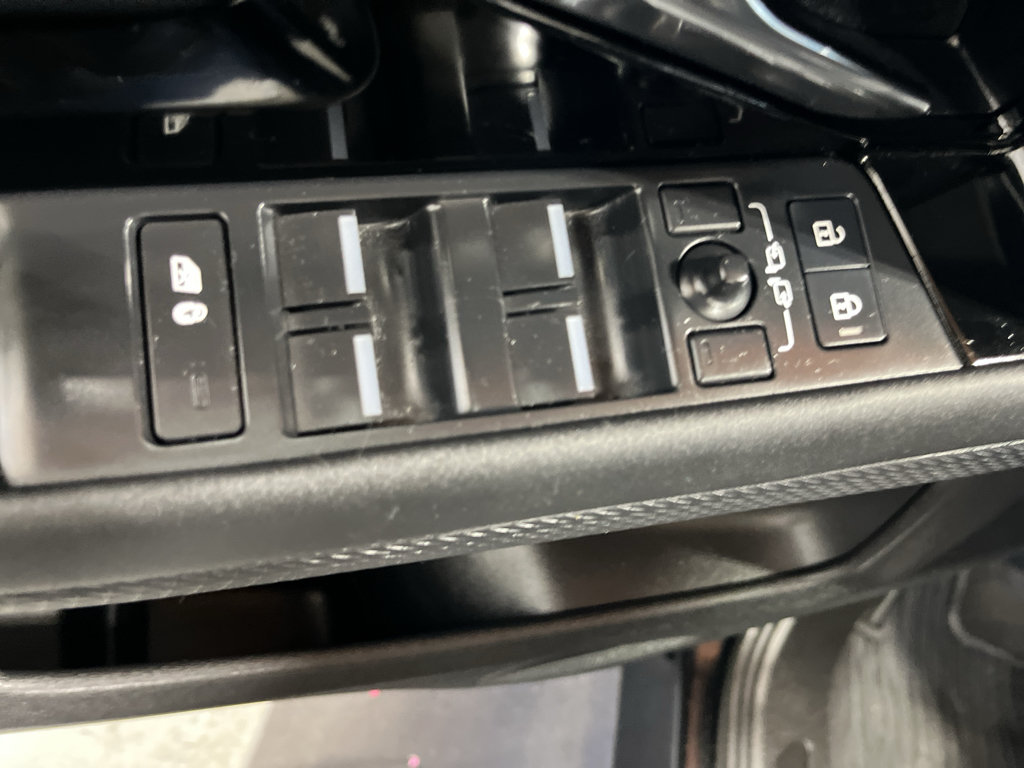 Used 2023 Land Rover Range Rover Evoque S AWD/4WD image 28