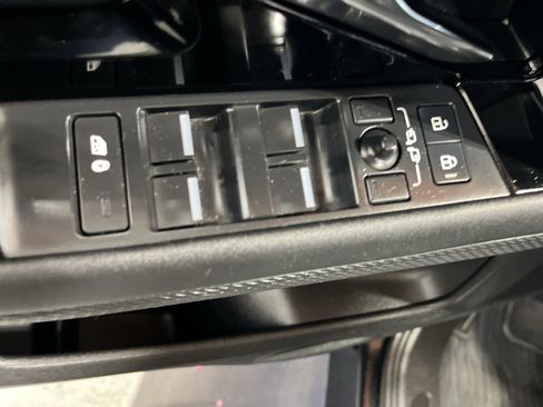 Used 2023 Land Rover Range Rover Evoque S AWD/4WD image 28