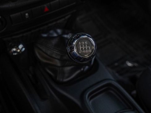 Used 2018 Jeep Wrangler Sport image 28