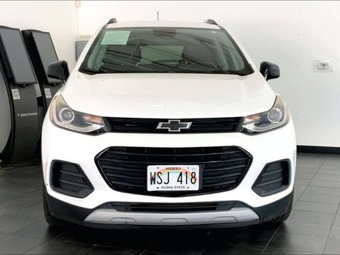 Used 2018 Chevrolet Trax LT w/ Redline Edition FWD image 3
