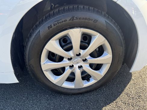 Used 2025 Toyota Corolla LE image 22