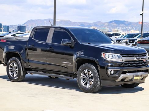 Used 2021 Chevrolet Colorado Z71 w/ Safety Package RWD image 3
