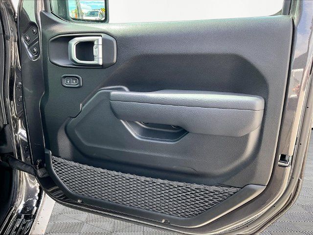 Used 2025 Jeep Wrangler Sport AWD/4WD image 12