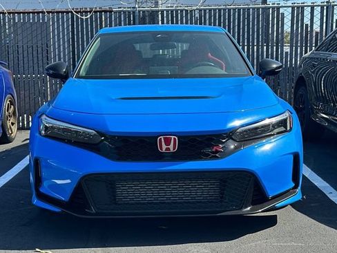 Used 2024 Honda Civic Type R image 3
