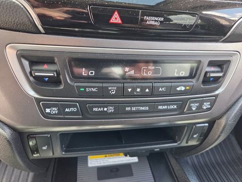 Used 2022 Honda Pilot Special Edition image 9