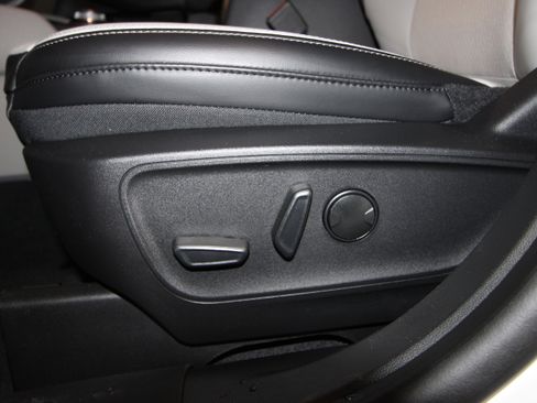 New 2026 Ford Escape SE image 6