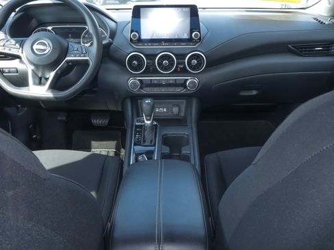 Used 2025 Nissan Sentra SV FWD image 10