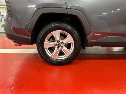 Used 2021 Toyota RAV4 LE AWD/4WD image 28