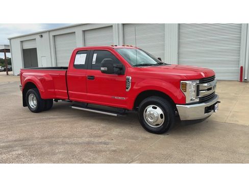Used 2019 Ford F350 XL w/ STX Appearance Package RWD image 2