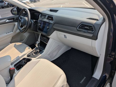 Used 2023 Volkswagen Tiguan SE AWD/4WD image 29