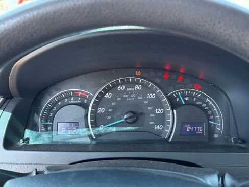 Used 2013 Toyota Camry LE FWD image 12