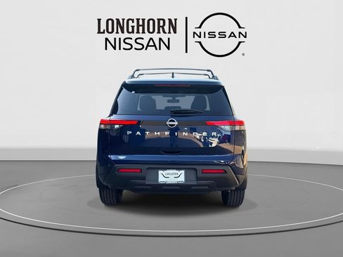New 2025 Nissan Pathfinder SV image 4