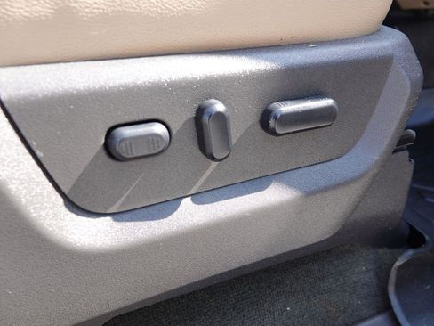 Used 2014 Ford F250 Lariat w/ Chrome Package image 17