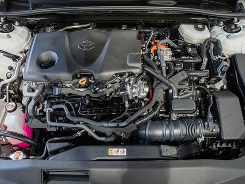 Used 2025 Toyota Camry LE FWD image 15