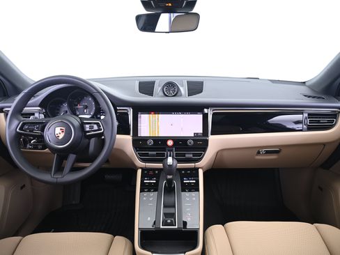 Used 2026 Porsche Macan AWD/4WD image 31