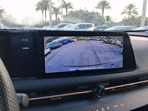 Used 2023 Nissan Ariya FWD image 26