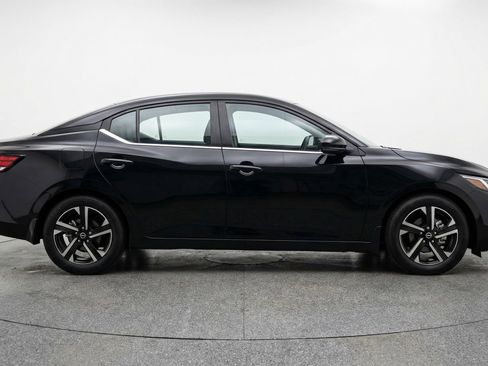 Used 2025 Nissan Sentra SV FWD image 11