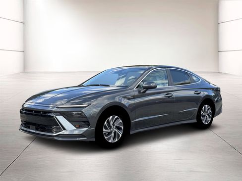 New 2026 Hyundai Sonata Blue FWD image 2