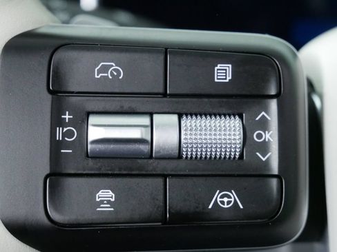 Used 2025 Hyundai Santa Fe Limited AWD/4WD image 25