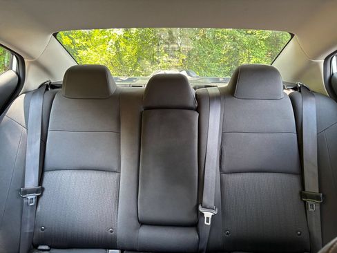 Used 2025 Nissan Altima 2.5 SV FWD image 38