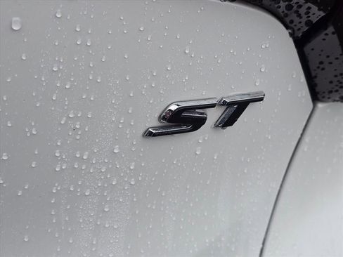 Certified 2023 Buick Encore GX Select w/ Sport Touring Package image 9