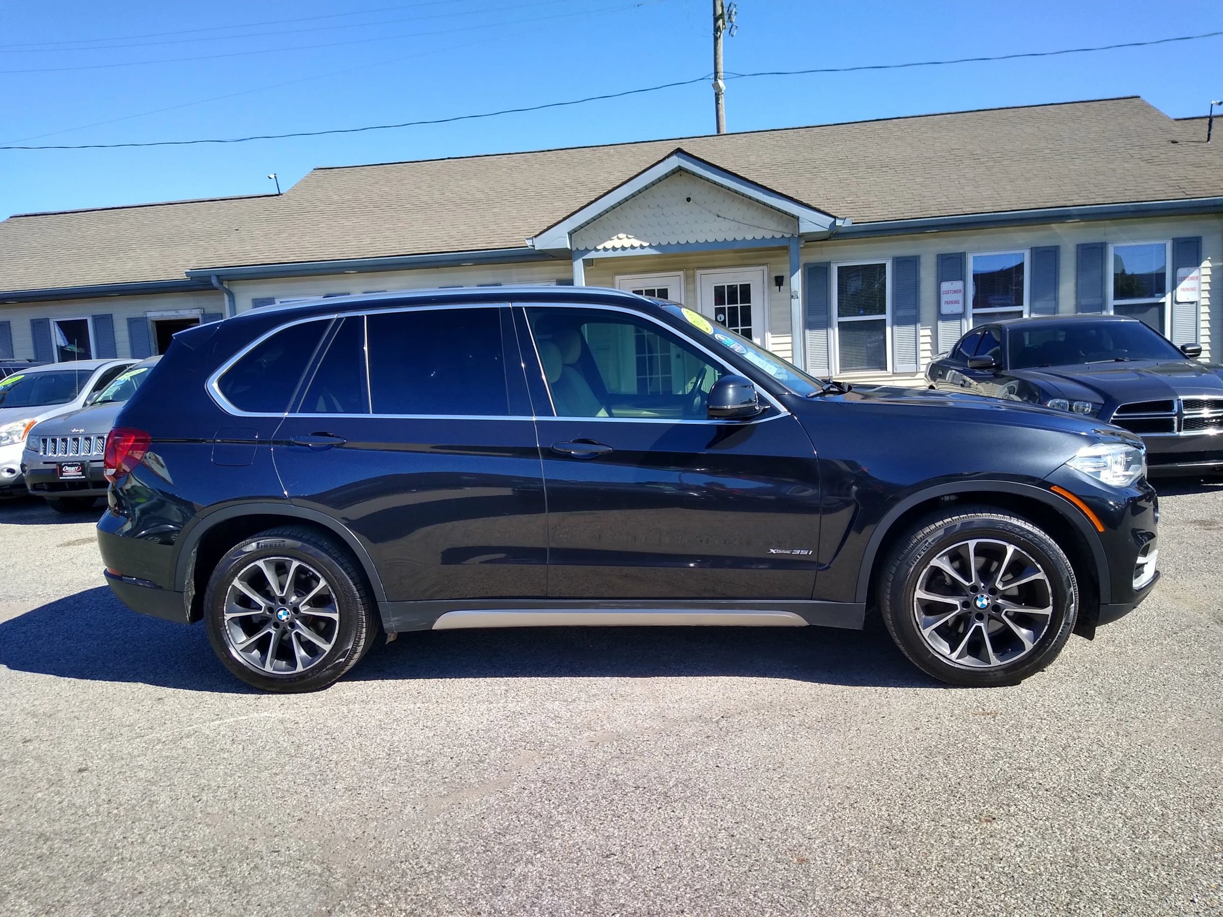 Used 2017 BMW X5 xDrive35i w/ Premium Package AWD/4WD image 4