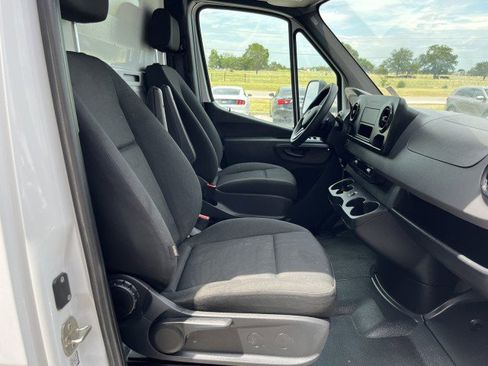 Used 2019 Mercedes-Benz Sprinter 170 image 9