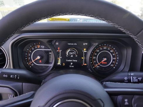 New 2026 Jeep Gladiator Mojave w/ Steel Bumper Group AWD/4WD image 13