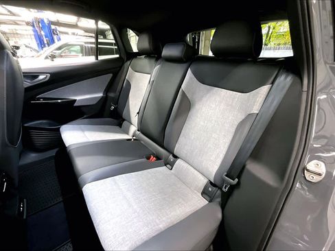 New 2026 Volkswagen ID.4 Pro image 12