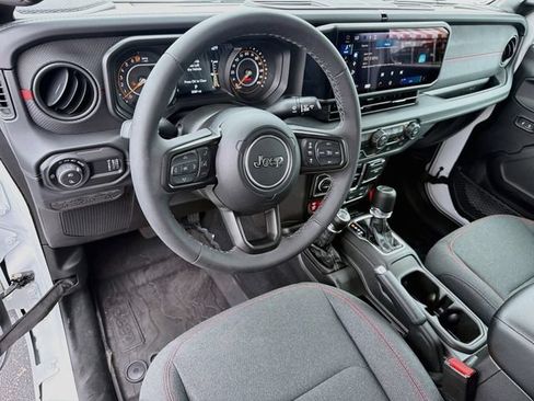 Used 2026 Jeep Gladiator Rubicon w/ Steel Power Dome Hood Package AWD/4WD image 10