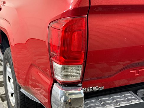 Used 2016 Toyota Tacoma SR5 w/ Towing Package image 34