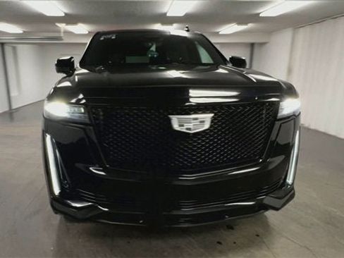 Certified 2023 Cadillac Escalade ESV Sport w/ LPO, ONYX Package image 3