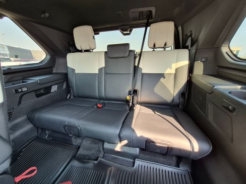 Used 2023 Toyota Sequoia Capstone AWD/4WD image 29