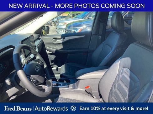 Used 2023 Ford Escape Platinum w/ Premium Technology Package AWD/4WD image 9