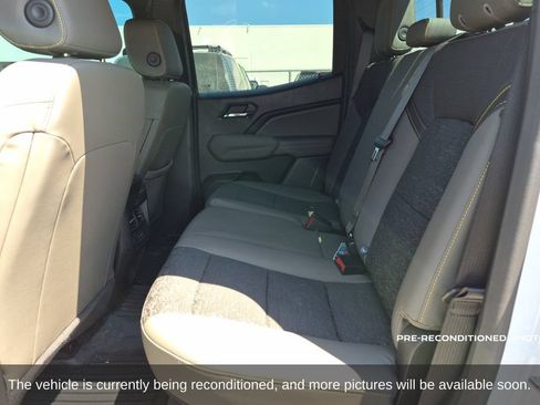 Used 2024 Chevrolet Colorado ZR2 w/ Technology Package AWD/4WD image 12