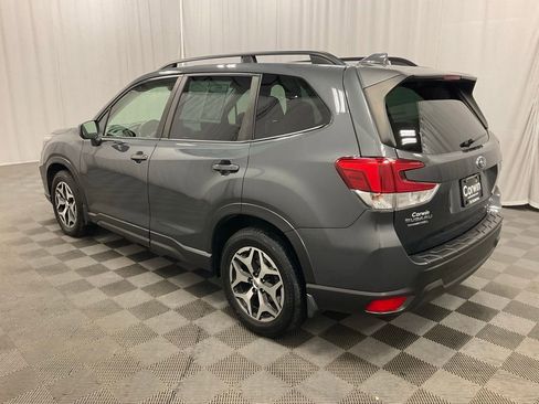 Used 2020 Subaru Forester Premium image 4