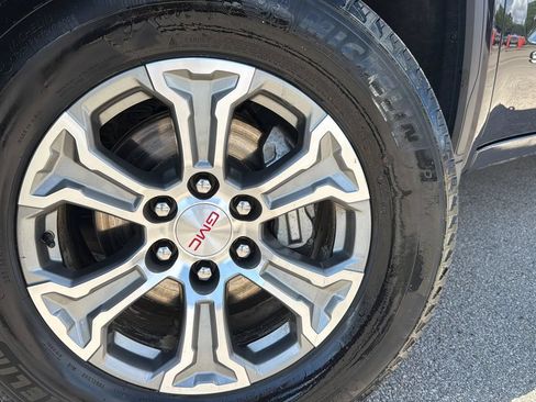 Used 2024 GMC Sierra 1500 SLT AWD/4WD image 29
