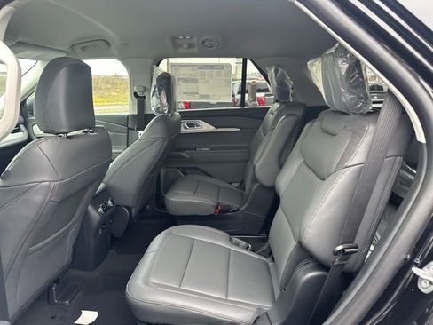 New 2026 Ford Explorer Active w/ Active Comfort Package image 10