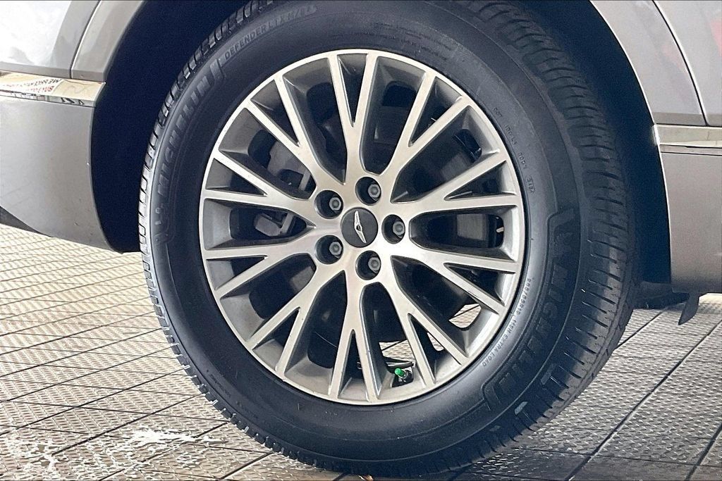 Used 2024 Genesis GV80 2.5T AWD/4WD image 34