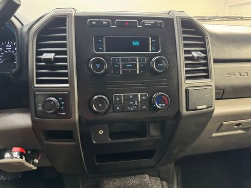 Used 2019 Ford F250 XL w/ Power Equipment Group AWD/4WD image 17