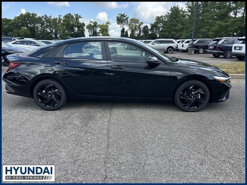 New 2026 Hyundai Elantra SEL Sport FWD image 8