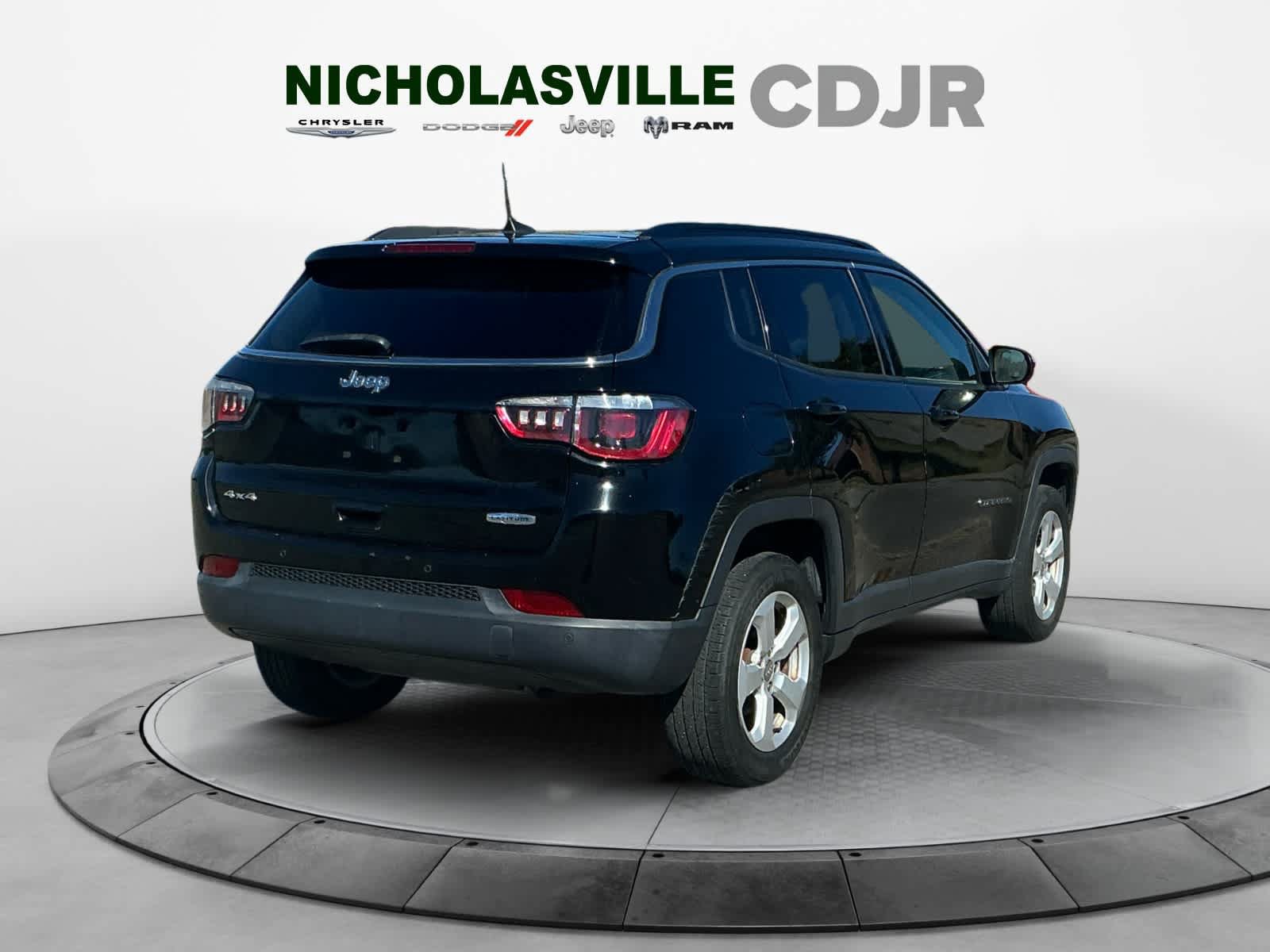 Used 2019 Jeep Compass Latitude w/ Popular Equipment Group AWD/4WD image 5