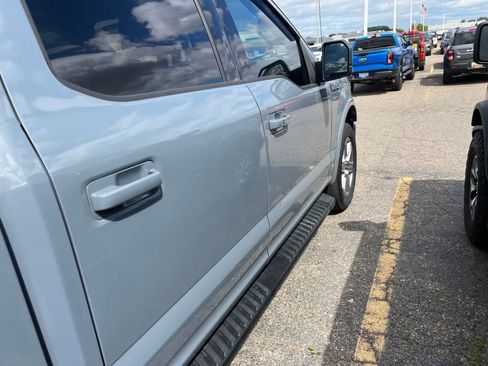Used 2019 Ford F150 Lariat w/ Equipment Group 502A Luxury AWD/4WD image 17