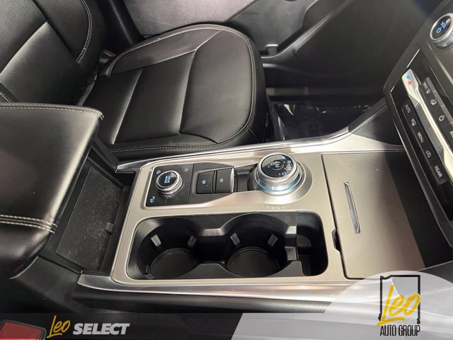 Used 2020 Ford Explorer XLT w/ Equipment Group 202A AWD/4WD image 26