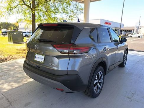 Used 2023 Nissan Rogue SV image 6